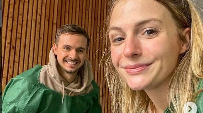 Das Selfie zeigt die beiden Influencer Mandy Brobeck und Oskar Ogorkiewicz. Mandy Brobeck hat es am 25. September bei Instagram veröffentlicht.