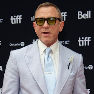Daniel Craig kommt zur Premiere von „Glass Onion: A Knives Out Mystery“ während des Toronto International Film Festivals.