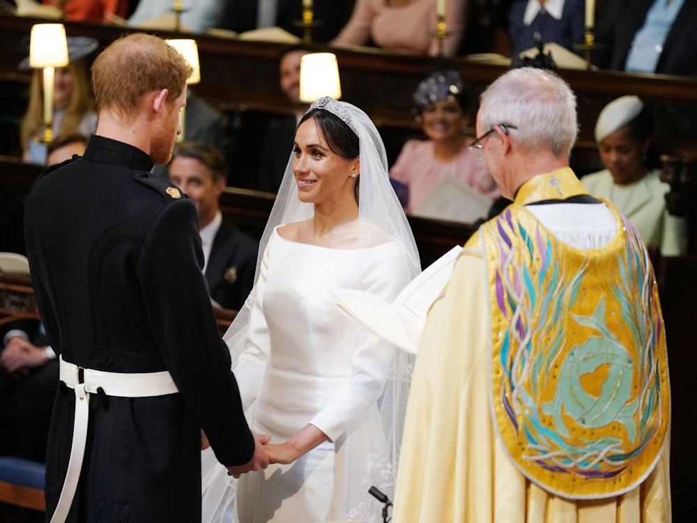 Prinz Harry und Meghan bei ihrer Trauung, mit Priester.