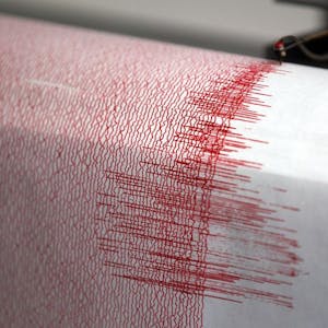 Der Seismograf der Erdbebenwarte verzeichnet Ausschläge. (Symbolbild)