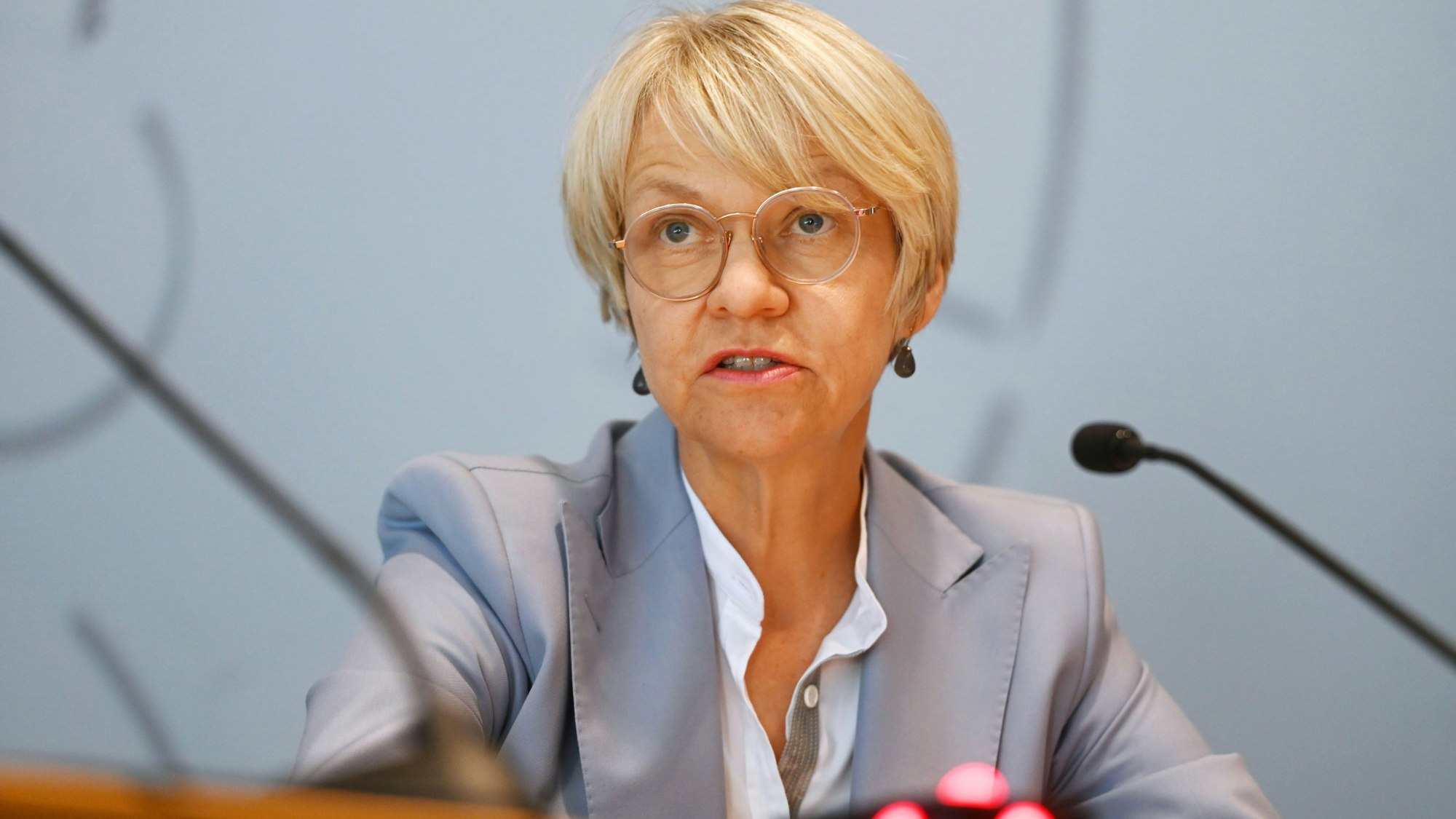 Dorothee Feller (CDU), Ministerin für Schule und Bildung in Nordrhein-Westfalen.