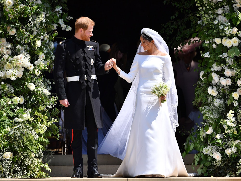Prinz Harry, Herzog von Sussex, und seine Frau Meghan, Herzogin von Sussex, nach ihrer Hochzeit. Sie halten ihre Hände.