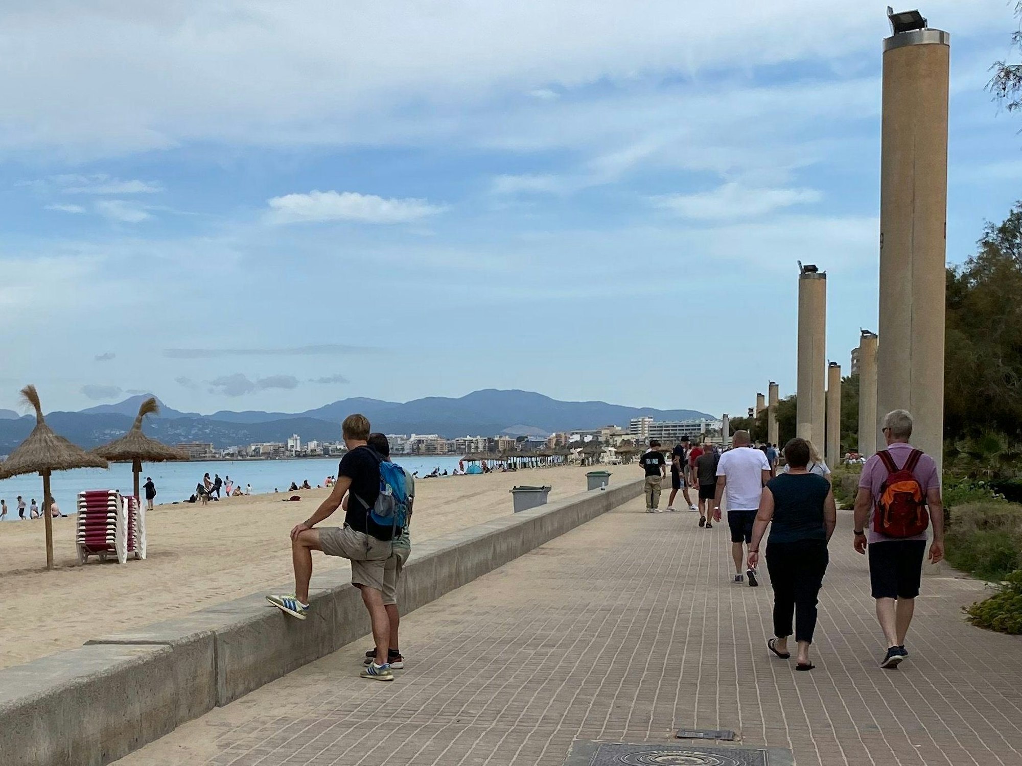 Die Promenade der Playa de Palma auf Mallorca.