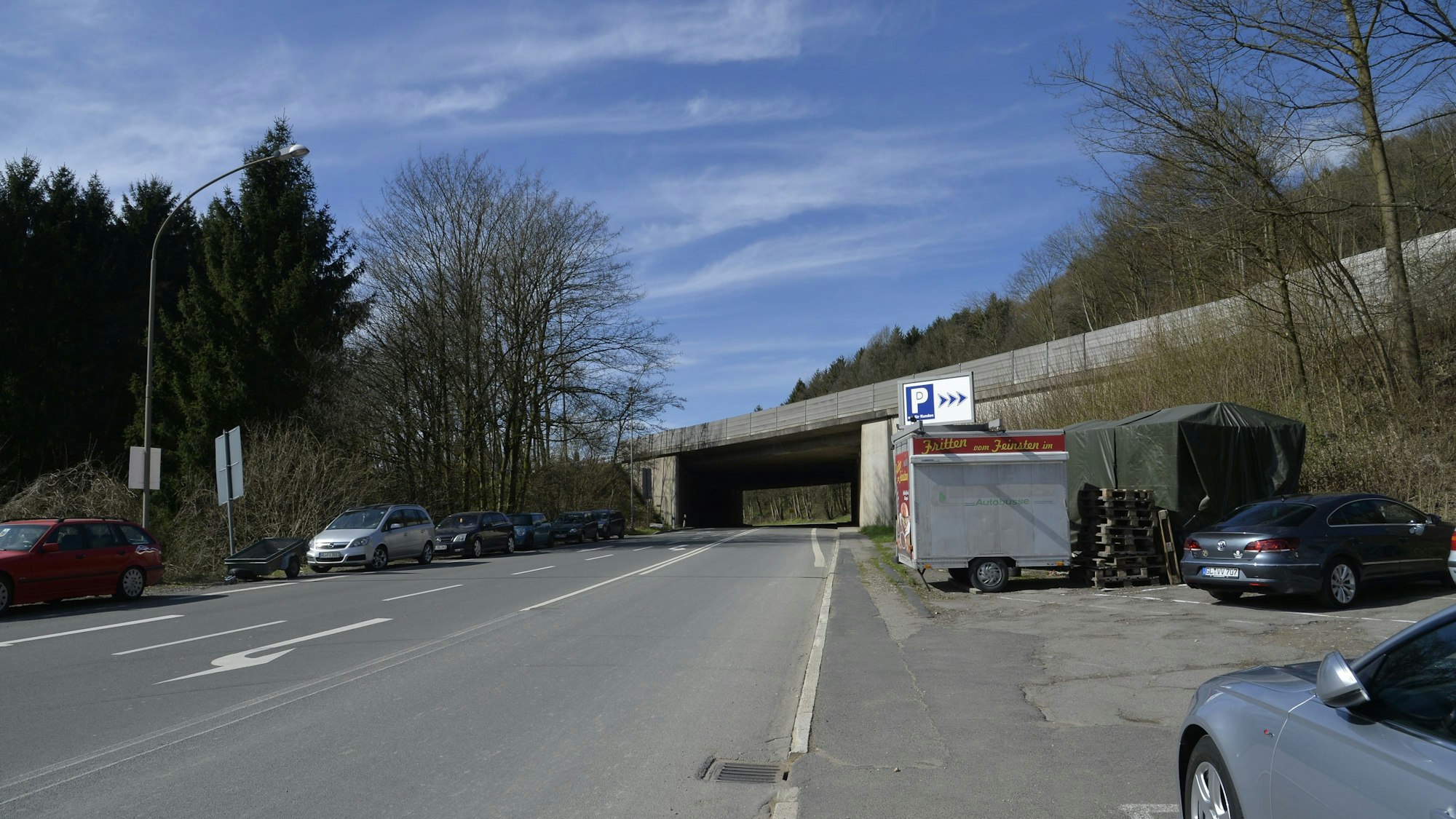 Die Brücke der Autobahn 4 (Köln - Olpe) über die L 136 (Bensberg - Overath) soll neu gebaut werden.