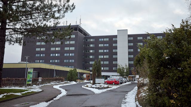Die Eifelhöhen-Klinik in Marmagen sollte eigentlich schon Ende April als Flüchtlingsunterkunft in Betrieb genommen werden.