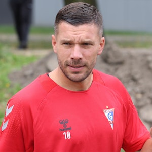 Lukas Podolski, ehemaliger deutscher Nationalspieler, während einer Trainingseinheit. Podolski hat einen Einjahresvertrag beim polnischen Erstligisten Gornik Zabrze unterschrieben. +++ dpa-Bildfunk +++