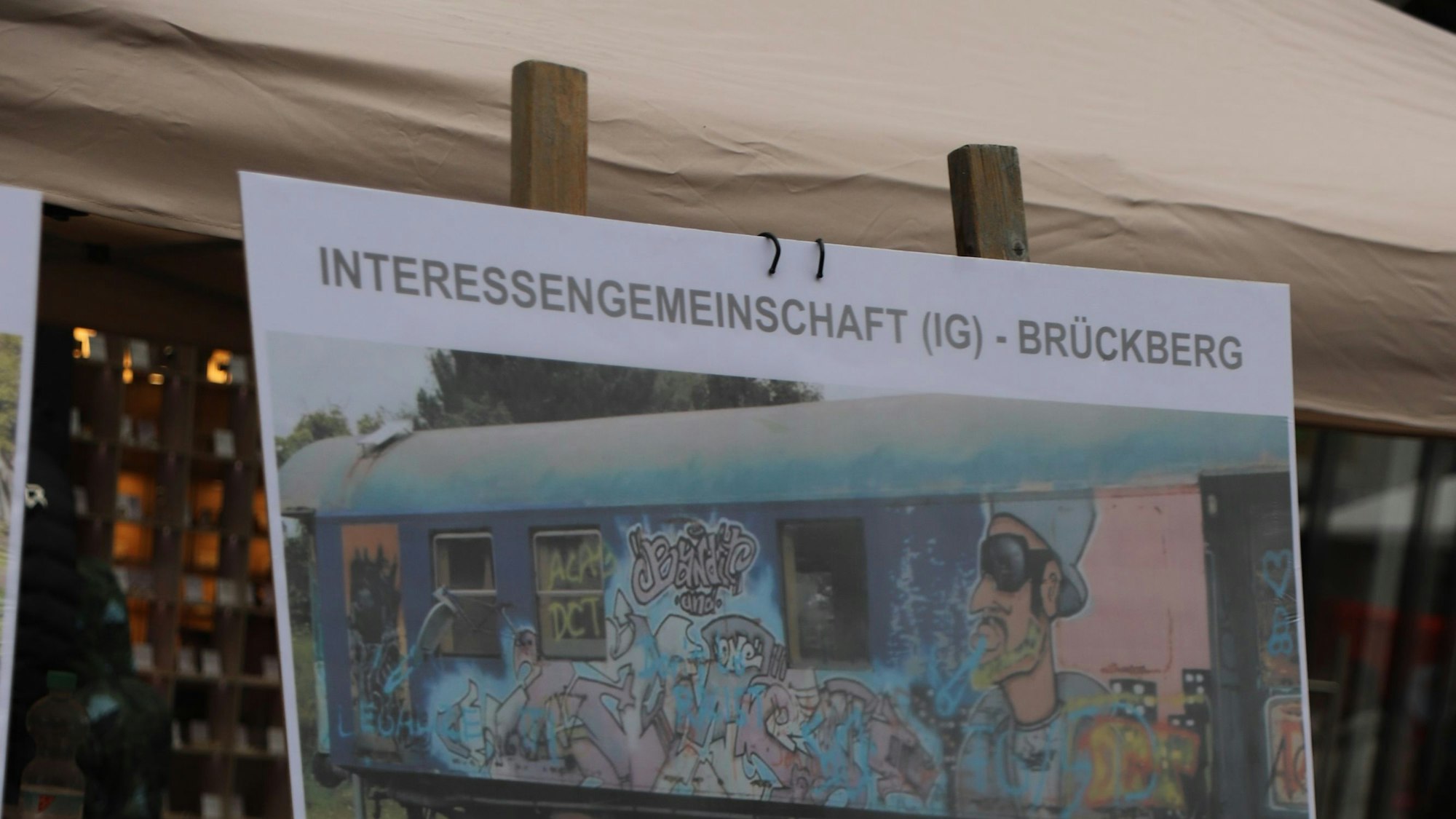 Am Goldenen Dreieck in Siegburg kritisierte die Interessengemeinschaft Brückberg die Waggons für Brückberg.