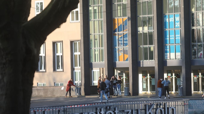 Eine Außenansicht des Hauptgebäudes der Universität zu Köln.