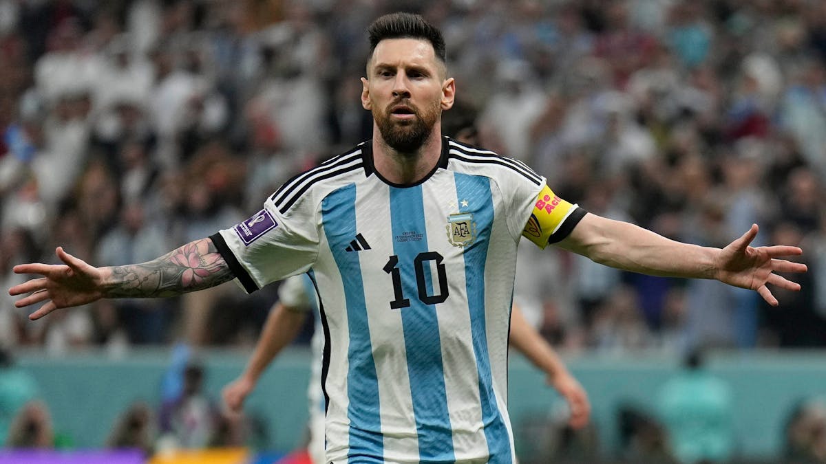 Lionel Messi jubelt im argentinischen Nationalmannschaftstrikot.&nbsp;