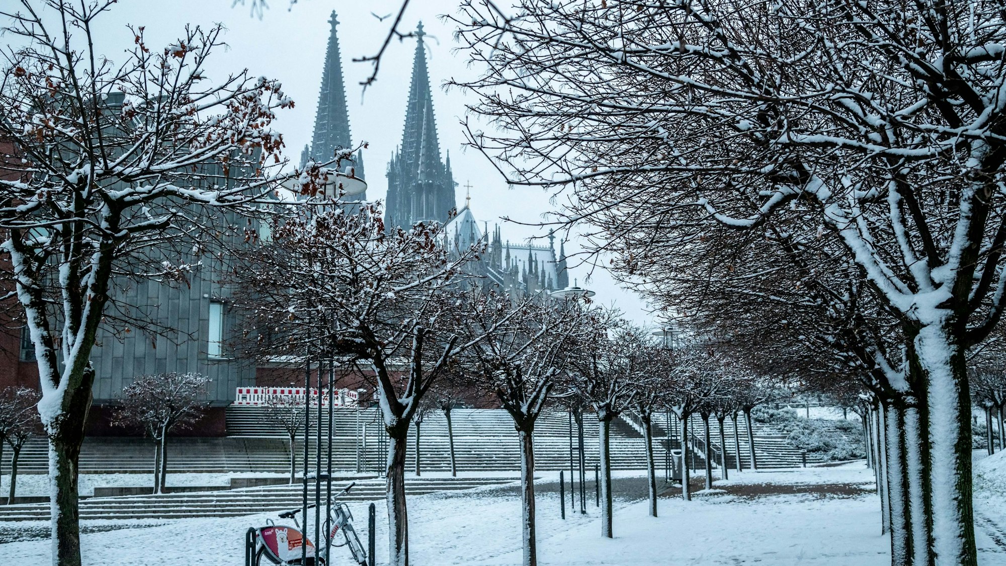 Köln und Region: Schnee und Eis – Was Autofahrer, Radfahrer, Mieter und  Arbeitnehmer wissen müssen - Rundschau Online