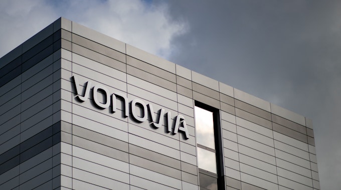 Nordrhein-Westfalen, Bochum: Der Schriftzug des Wohnungsunternehmens Vonovia hängt an der Firmenzentrale.
