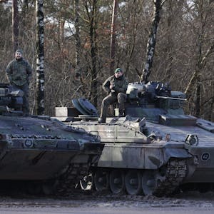 Puma-Schützenpanzer auf dem Truppenübungsplatz in Munster