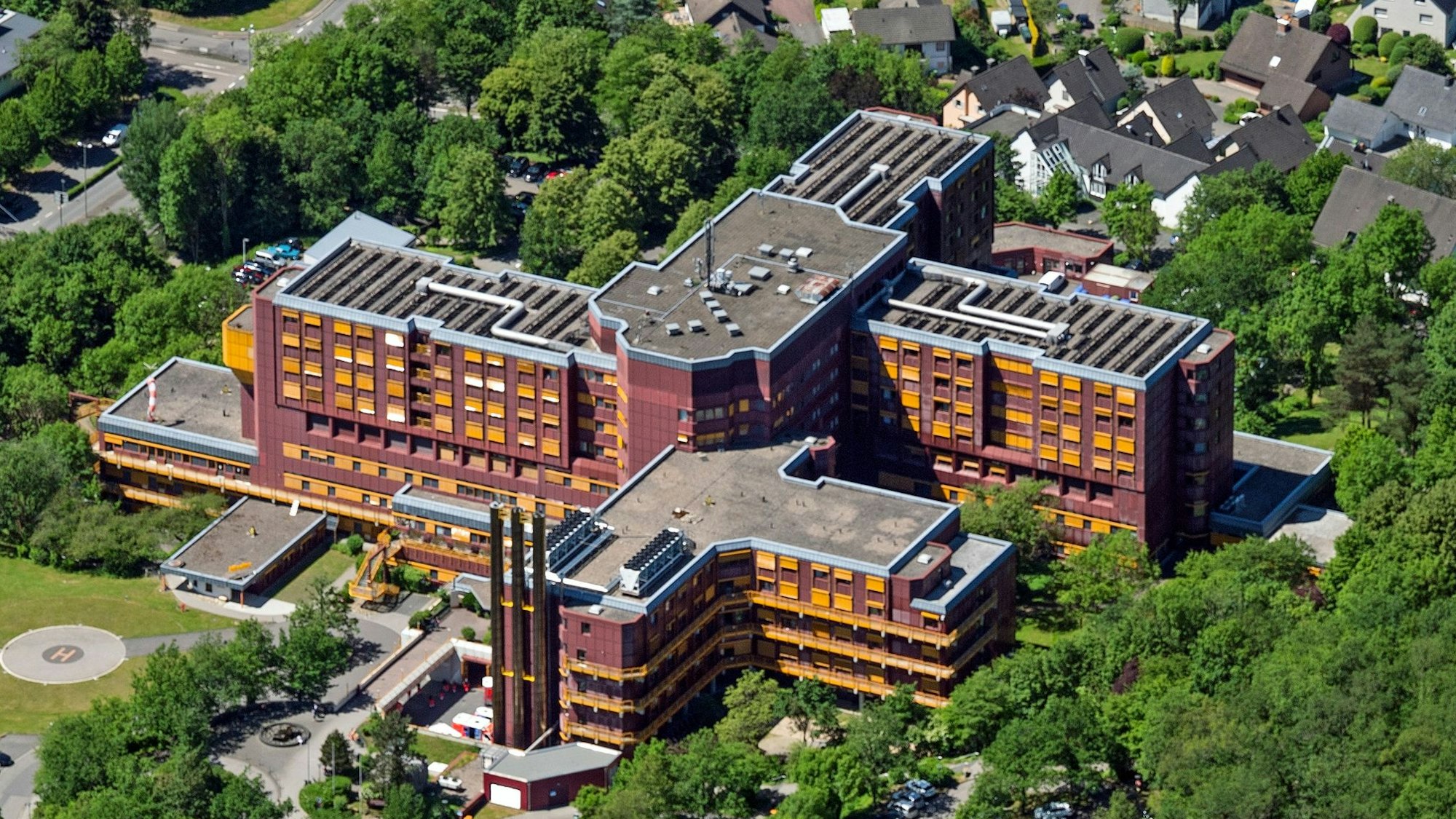 Das Kreiskrankenhaus Gummersbach in einer Luftaufnahme.