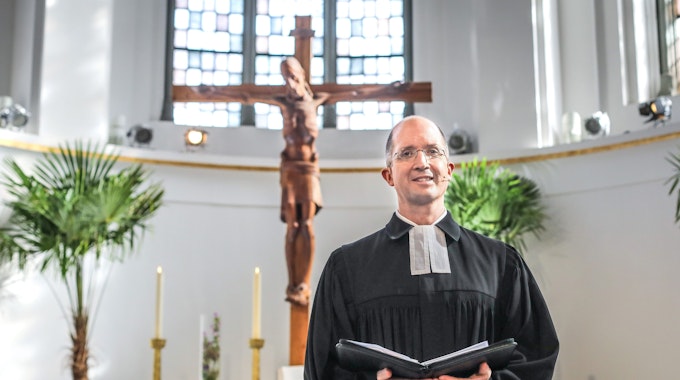 Der Präses der Evangelischen Kirche im Rheinland, Thorsten Latzel, bei einem Gottesdienst zu seiner Amtseinführung 2021.