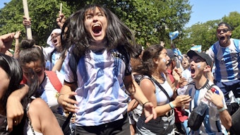 Argentinische Fans schreien vor Glück.