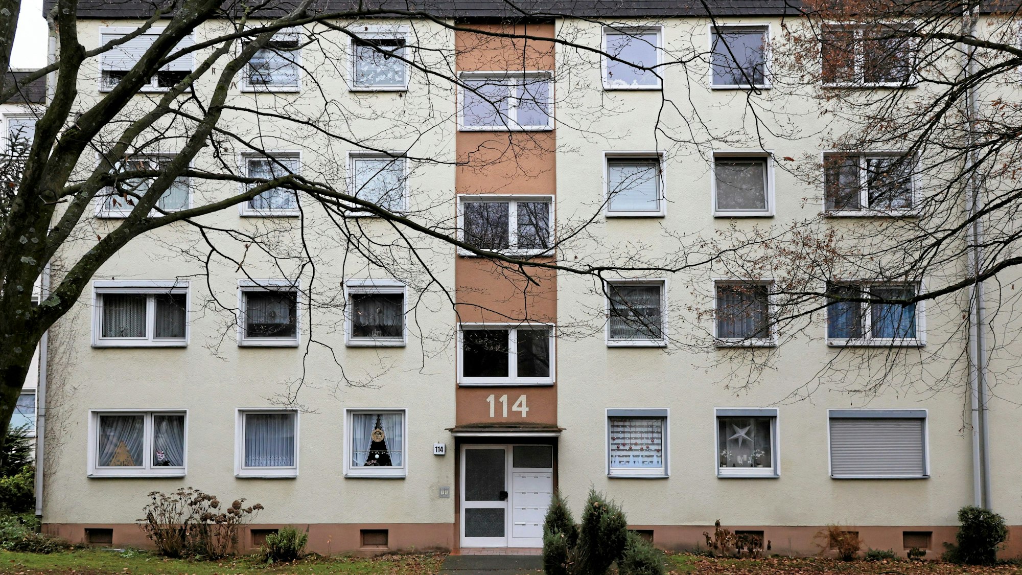 Die Außenansicht des Vonovia Wohnhauses am Theodor Heuss Ring 114.