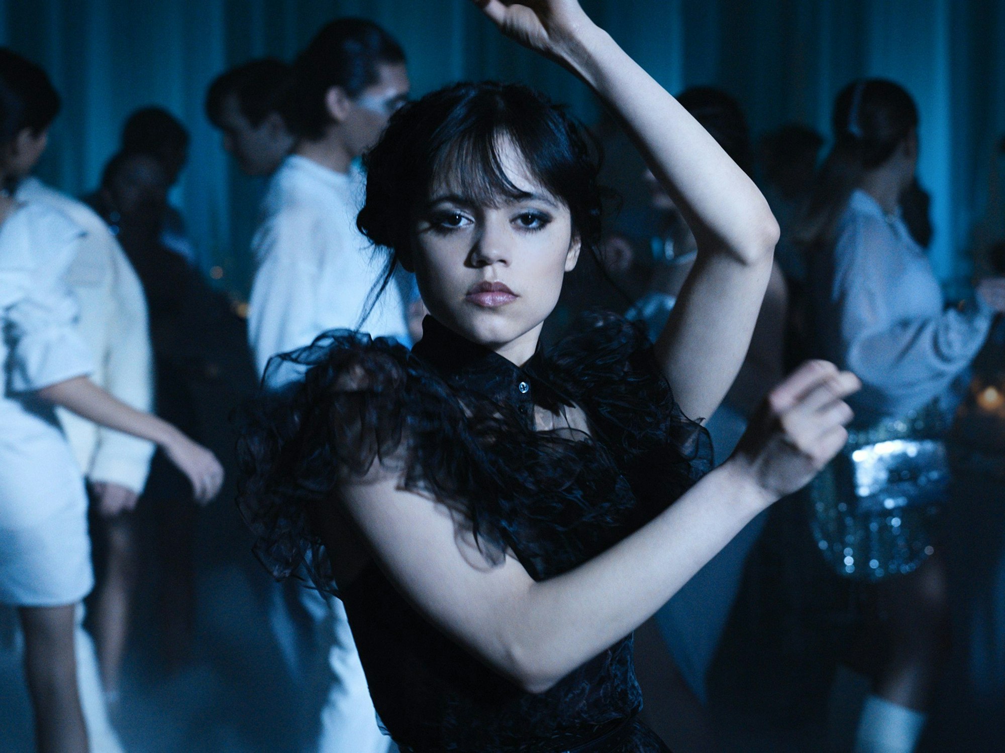Wednesday Addams in einer Tanzszene in der Netflix-Serie „Wednesday“.