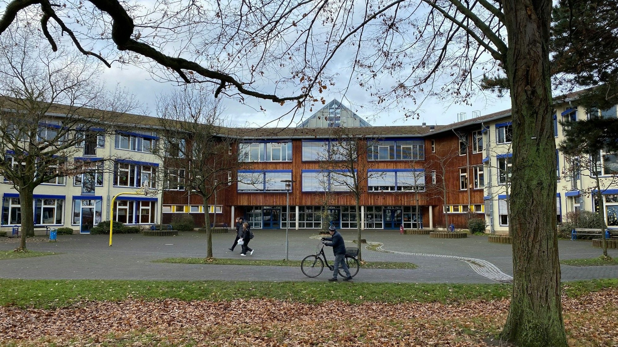 Ein Foto der Gesamtschule an der Brühler Otto-Wels-Straße.