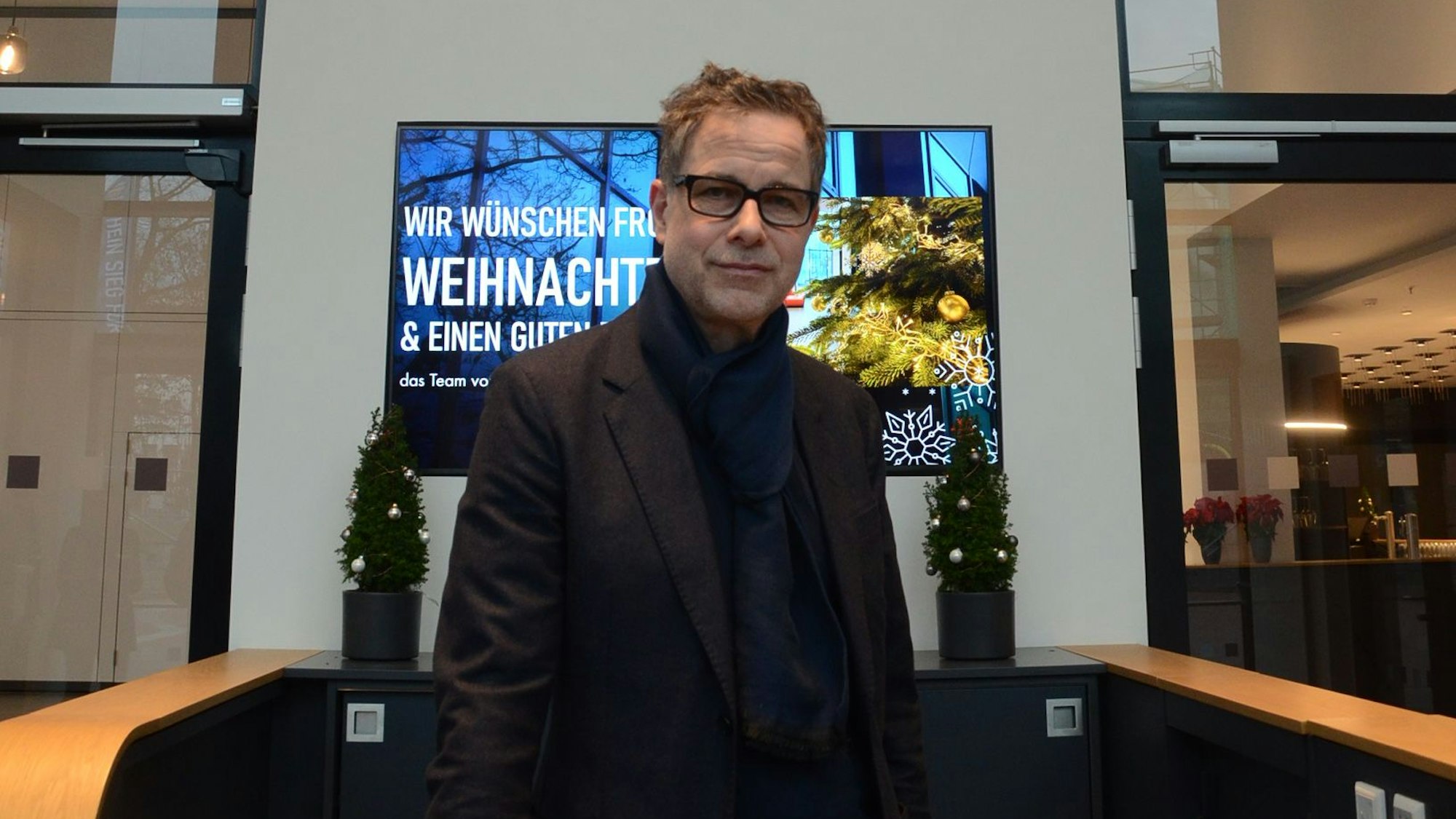 Direktor Frank Baake, hier im Dezember 2022 im Rhein-Sieg-Forum, erwartet weiter steigende Zahlen für das Veranstaltungshaus.