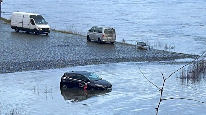 Hochwasser am 24. Dezember 2022 in Köln.