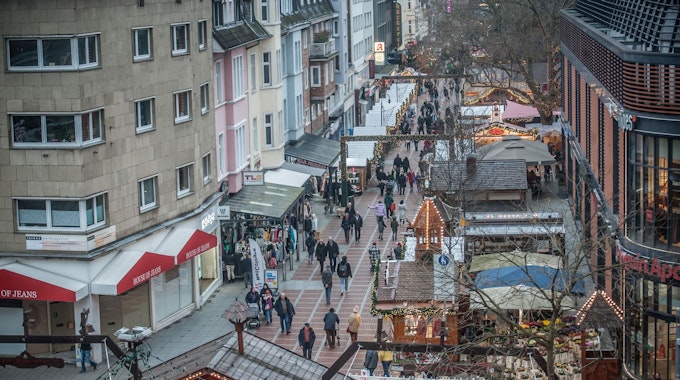 Blick von oben auf den Wiesdorfer Christkindchenmarkt.r