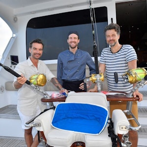 Florian Silbereisen, Luke Mockridge und Wayne Carpendale (v.l.) bei den Dreharbeiten zur „Traumschiff“-Folge „Coco Island“.