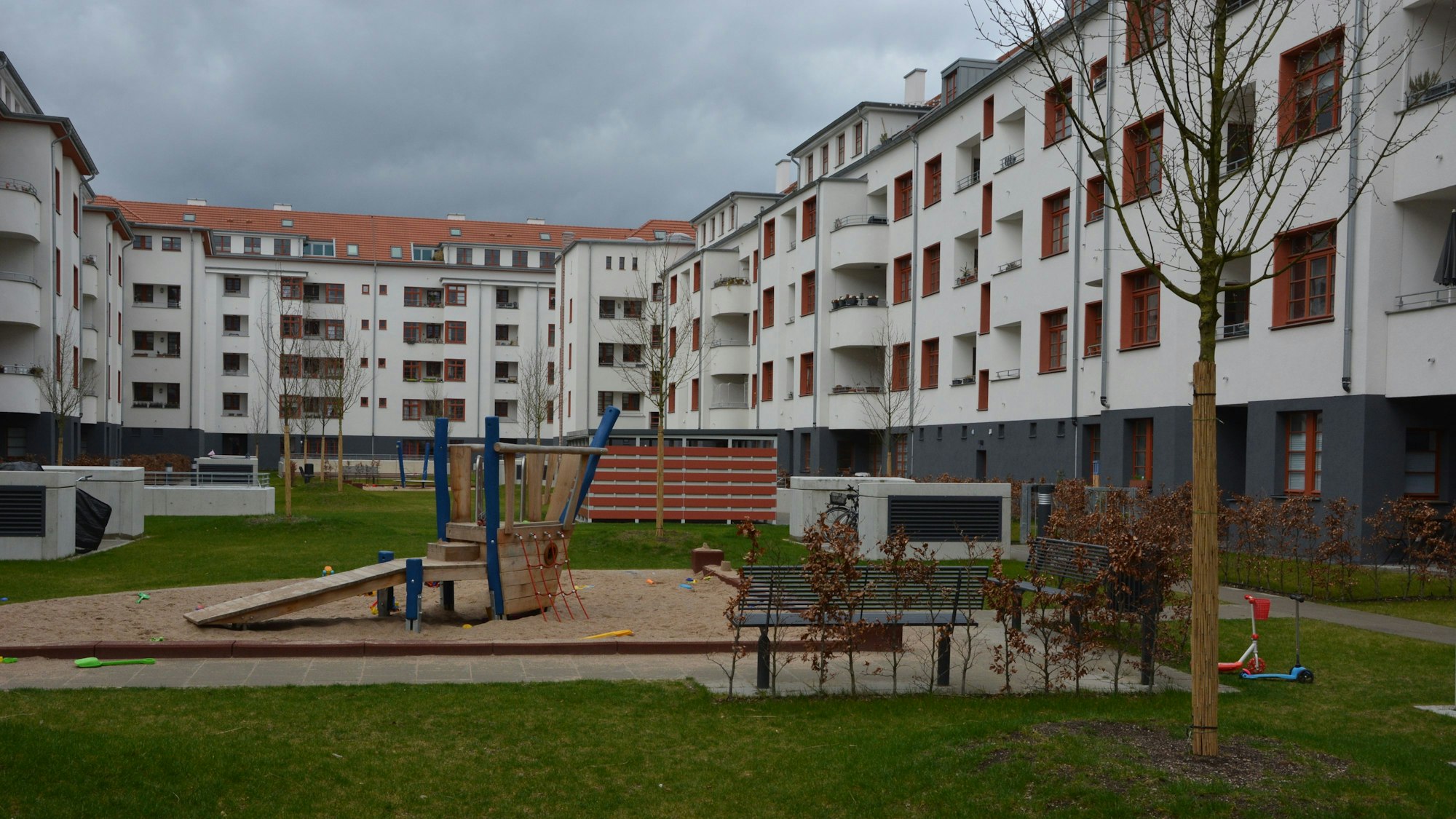 Die Naumann-Siedlung mit Innenhof und Spielplatz