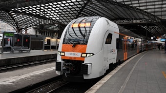 Köln: Ein RRX-Zug (Rhein-Ruhr-Express) steht im Hauptbahnhof