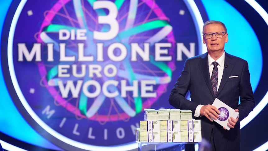 Moderator Günther Jauch bei der TV-Show „Wer wird Millionär“ des Senders „RTL“, hier zu sehen am 2. Januar 2023.