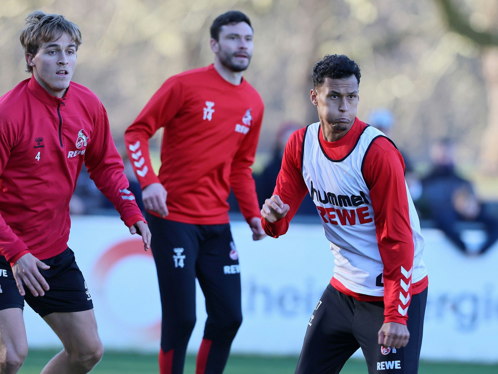 Die Spieler des 1. FC Köln beim Training: Timo Hübers, Jonas Hector und Davie Selke.