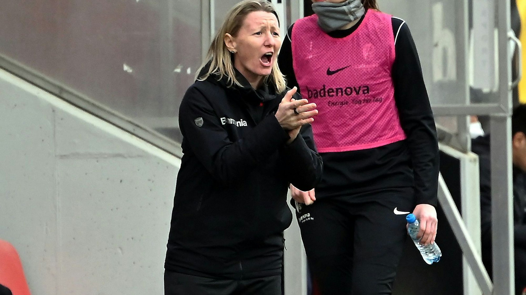 20.03.2022, Fussball-Bayer-Freiburg

Trainerin: Jacqueline Dünker (Bayer)

Foto: Uli Herhaus