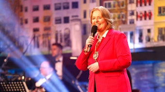 Bundestagspräsidentin Bärbel Bas auf der Bühne des Gürzenichs.