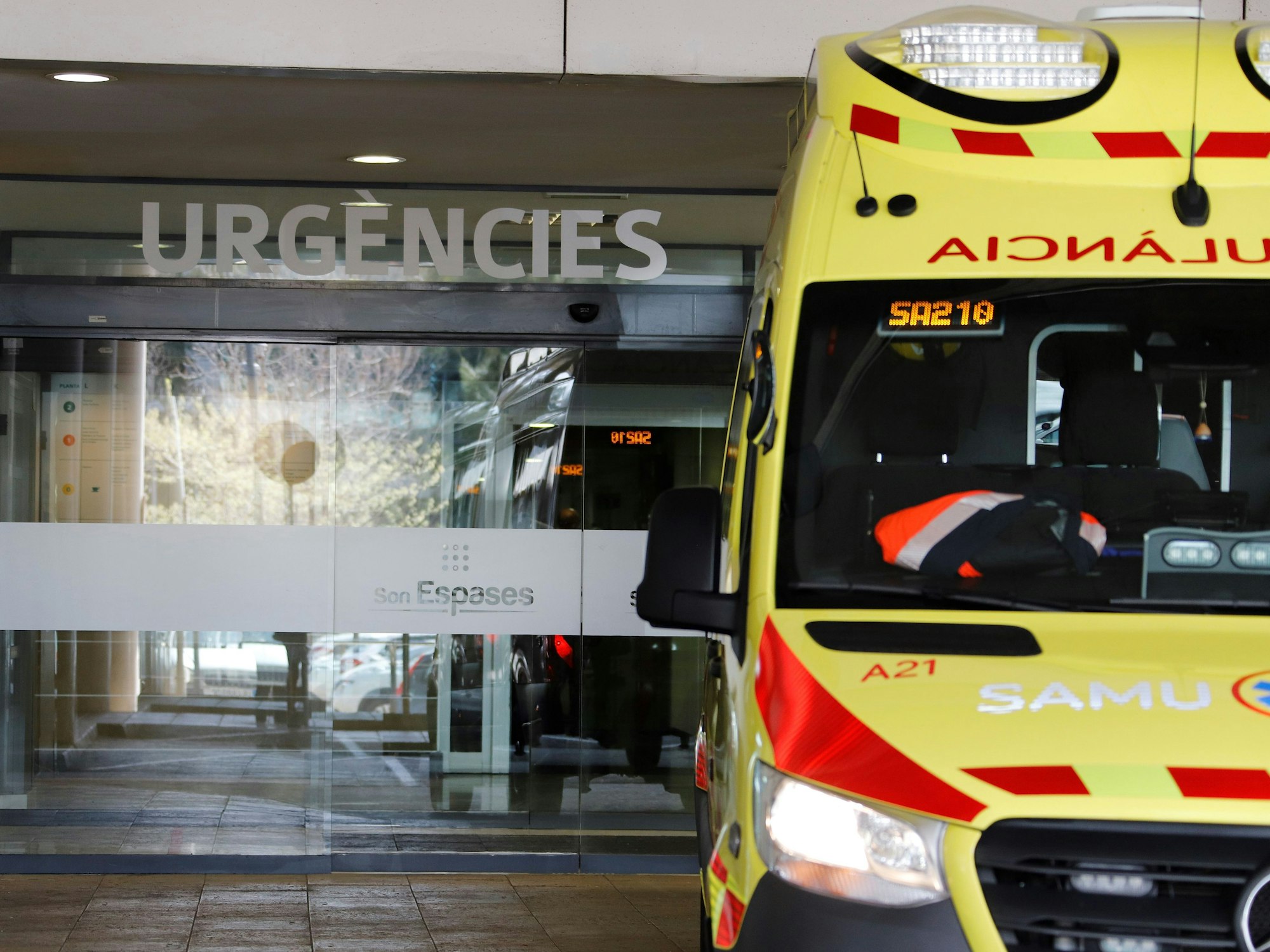 Die Grippe-Welle stellt die Krankenhäuser und Notaufnahmen auf Mallorca vor eine schwere Herausvorderung. Unser Foto zeigt die Notaurnahme des Son Espases in Palma, wo die meisten Patienten auflaufen.