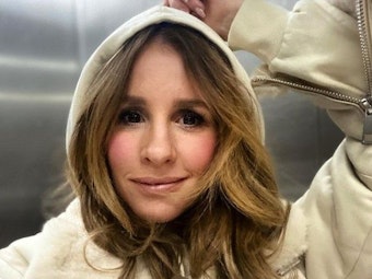 RTL-Sternchen Mareile Höppner lächelt auf einem Instagram-Selfie vom 11. Dezember 2022 dick eingepackt in die Kamera.