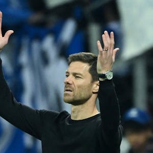 Leverkusen's Spanish head coach Xabi Alonso reacts during the UEFA Champions League Group B football match between Bayer 04 Leverkusen and FC Porto in Leverkusen, western Germany, on October 12, 2022. (Photo by INA FASSBENDER / AFP)
