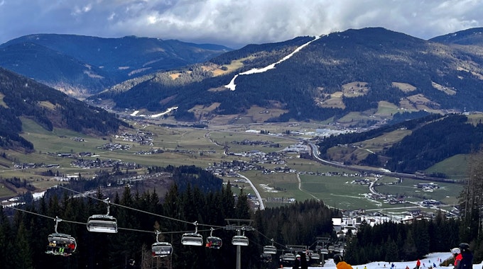 Skipiste in Flachau/Österreich: Schneemangel sorgt zu Beginn des Jahres 2023 für Sorgen.