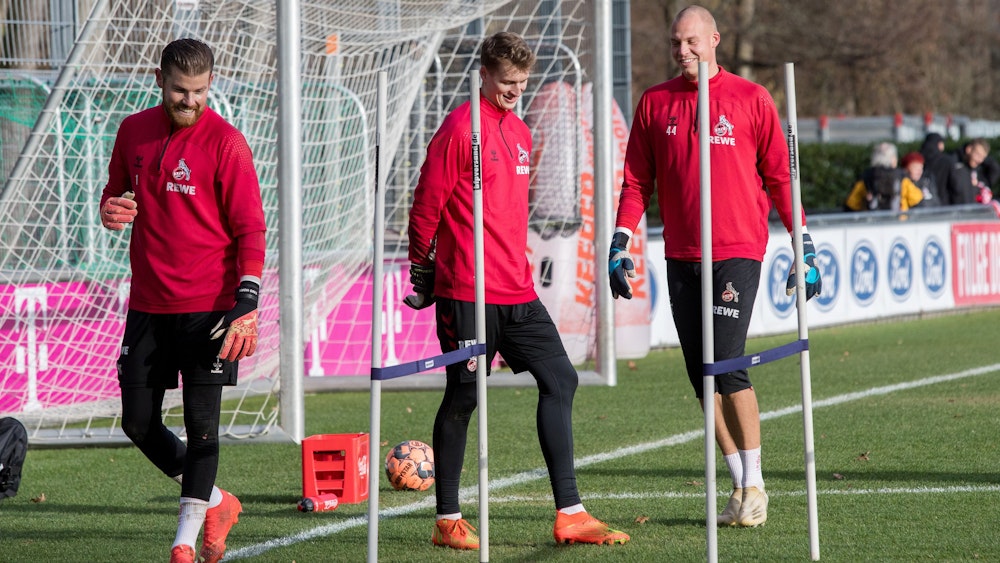Julian Roloff trainiert beim 1. FC Köln mit Timo Horn und Matthias Köbbing.