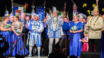 Prinz Thomas II. (Büchel) steht auf der Bühne des Festkomitee Worringer Karneval.