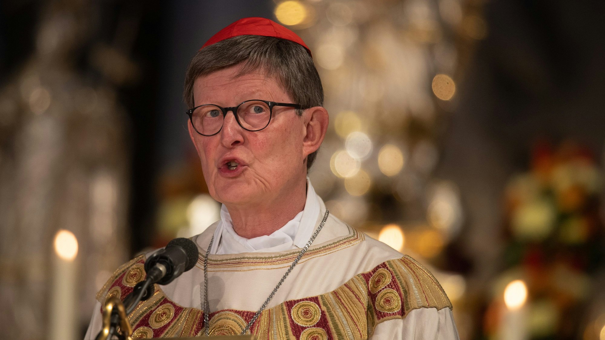 Der Kölner Kardinal Rainer Maria Woelki spricht während eines morgendlichen Gottesdienstes