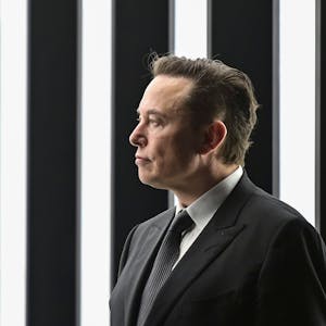 Tesla-CEO Elon Musk bei der Eröffnung der Tesla-Fabrik Berlin Brandenburg in Grünheide, Deutschland