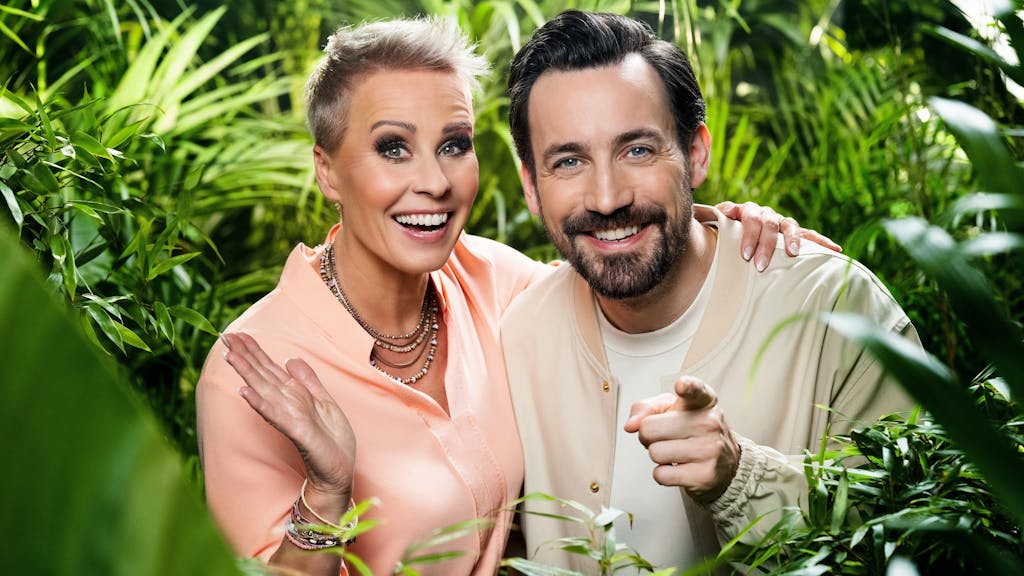 Sonja Zietlow und Jan Köppen, die beiden Moderatoren der Reality-Show „Ich bin ein Star - Holt mich hier raus“