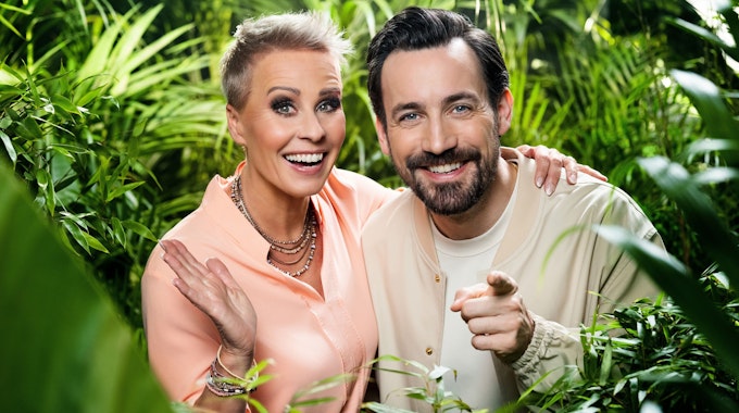 Sonja Zietlow und Jan Köppen, die beiden Moderatoren der Reality-Show „Ich bin ein Star - Holt mich hier raus“