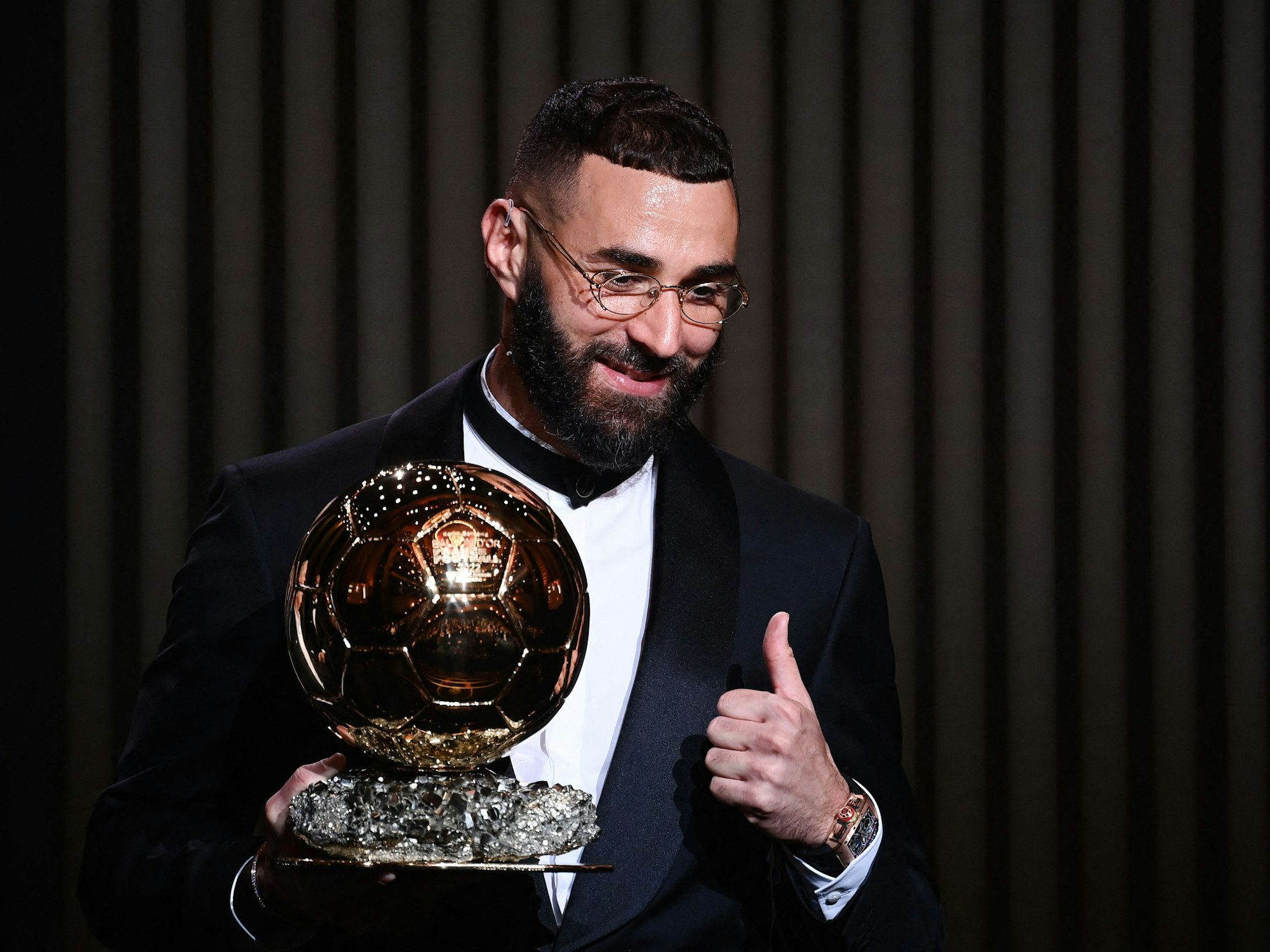 Karim Benzema wird dem Ballon d'Or ausgezeichnet, der in Konkurrenz zur Fifa-Wahl zum Weltfußballer steht.
