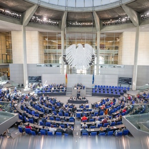 Der Plenarsaal bei einer Sitzung des Bundestages während einer Rede von Christian Lindner (FDP), Bundesminister der Finanzen. (Symbolbild)