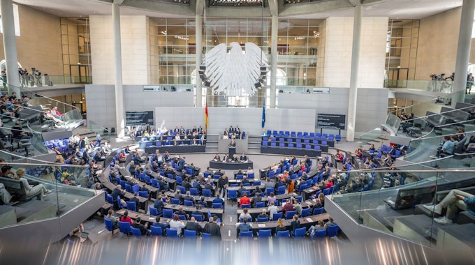 Der Plenarsaal bei einer Sitzung des Bundestages während einer Rede von Christian Lindner (FDP), Bundesminister der Finanzen. (Symbolbild)