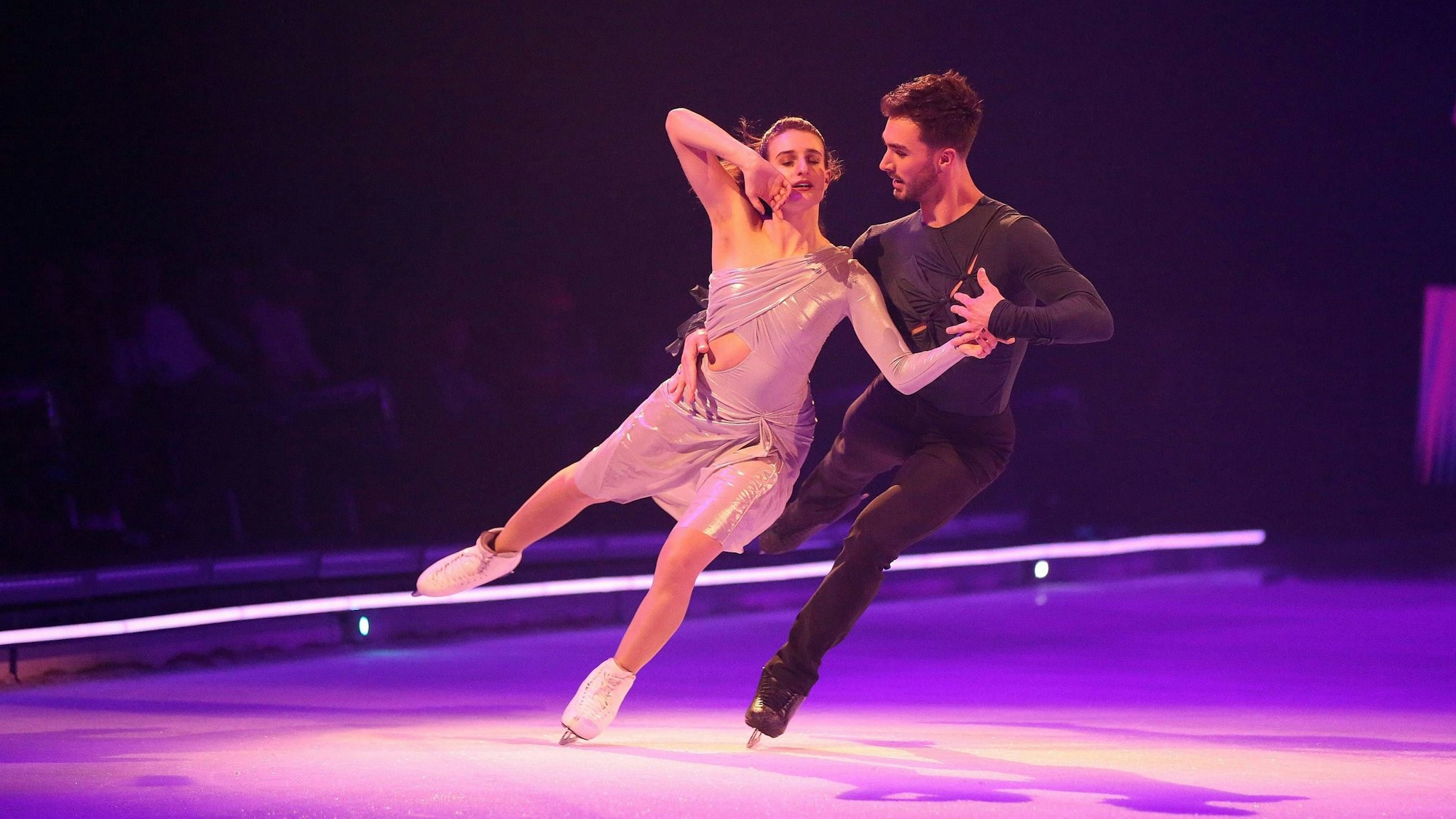 Gabriella Papadakis and Guillaume Cizeron gaben ein Gastspiel bei „Holiday on Ice“.
