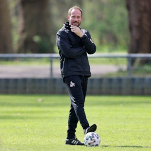 Trainer Martin Heck im Training des 1. FC Köln.