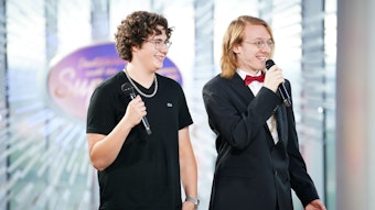 Das Foto zeigt Raphael Chassé und Linus König bei ihrem Auftritt in der Castingshow „Deutschland sucht den Superstar“.