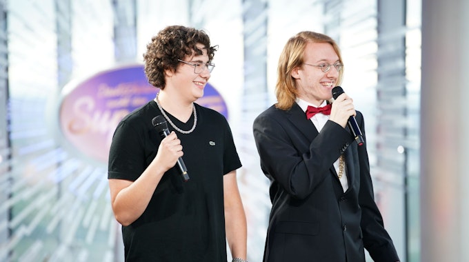 Das Foto zeigt Raphael Chassé und Linus König bei ihrem Auftritt in der Castingshow „Deutschland sucht den Superstar“.