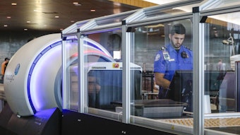 Ein neuer CT-Scanner am Flughafen in Tampa im US-Bundesstaat Florida. Die neuen Handgepäck-Scanner sollen die Kontrollen im Sicherheitsbereich beschleunigen.